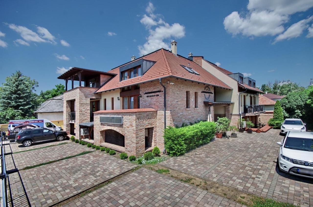 Varfuerdo Panzio Appartement Gyula